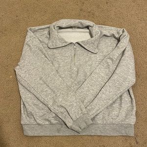 H&M cropped half zip sweatshirt Size: Large